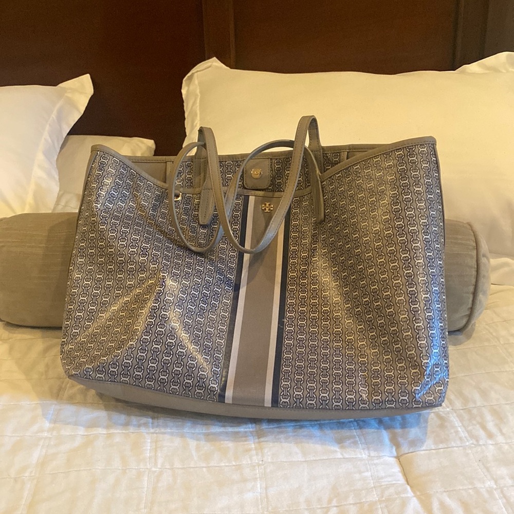 Tory Burch Gemini Link Tote.